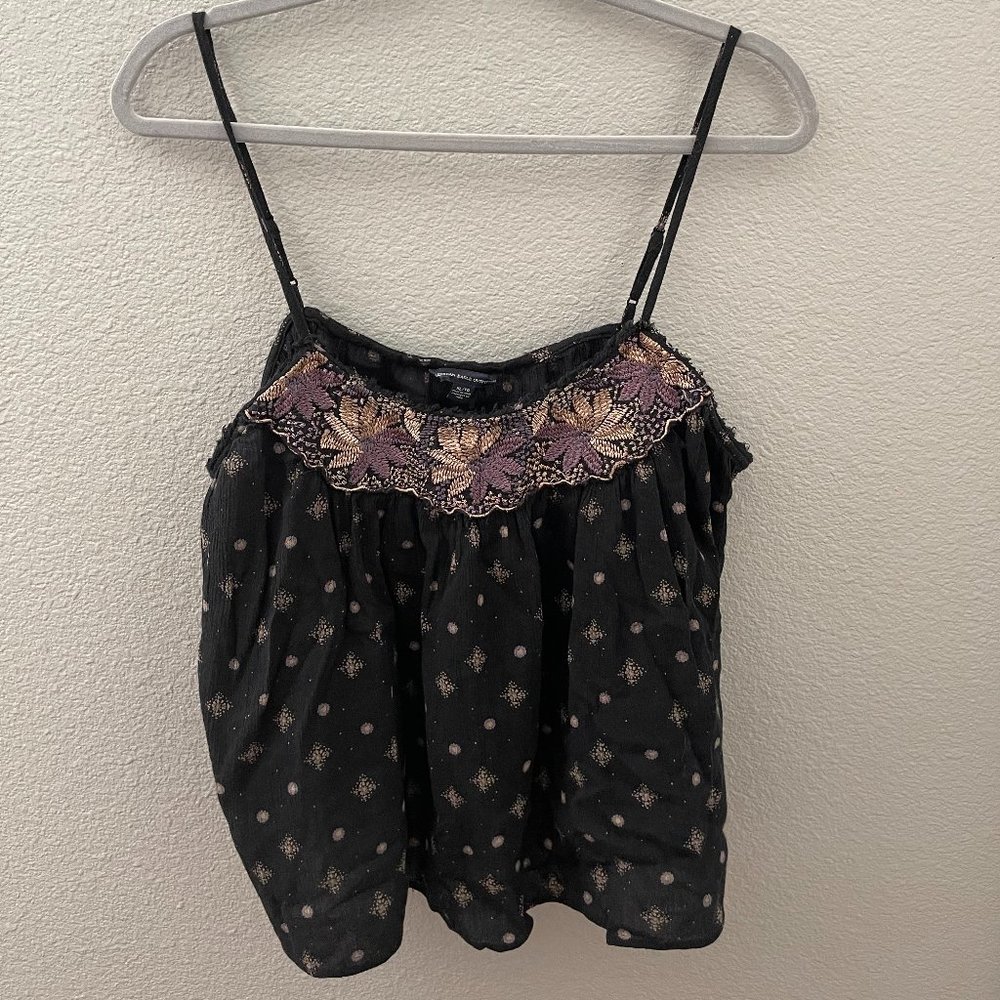 American Eagle - Black Floral Embroidered Tanktop